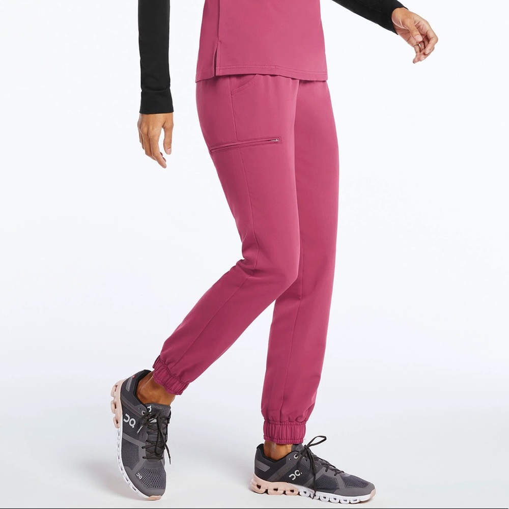 JAANUU Essential 5 Pocket Jogger in Warm Berry.